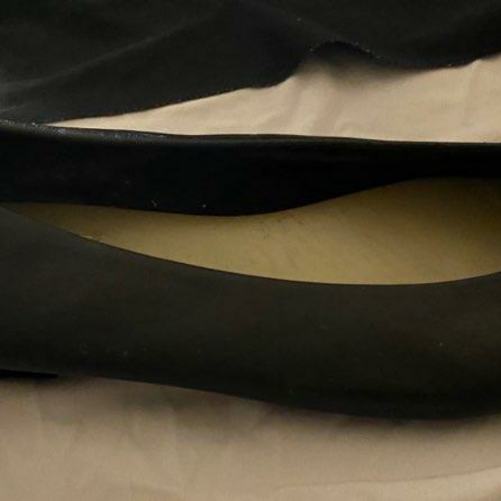 Women black flats